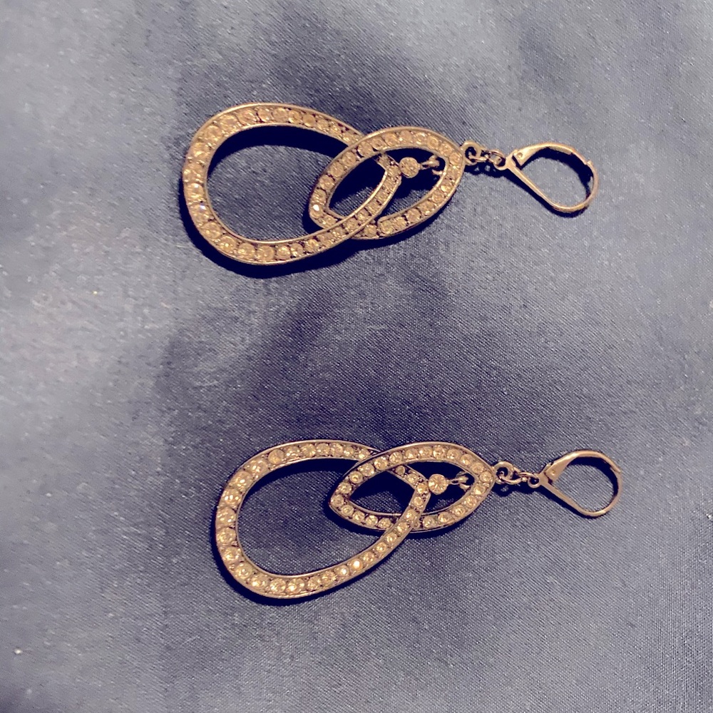 Drop down earrings - Picture 2 of 2